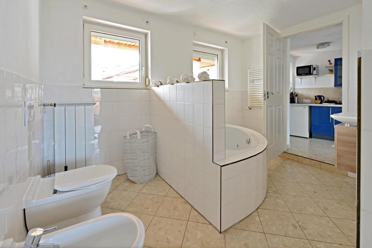 Buda House Apartment 4 บูดาเปสต์ ภายนอก รูปภาพ